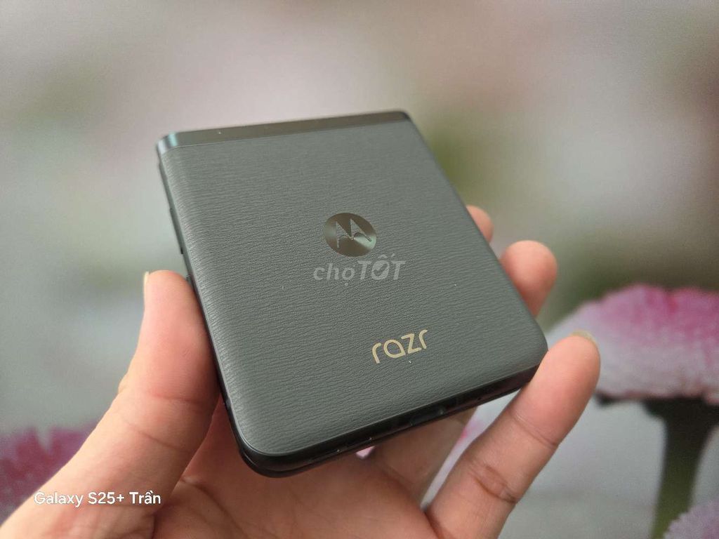 Motorola Razr 2023 128GB Xám Đẹp Keng Nguyên Zin. Mua bán Điện thoại tại Quận 5 Tp Hồ Chí Minh được đăng bởi Androidgiare hình 1