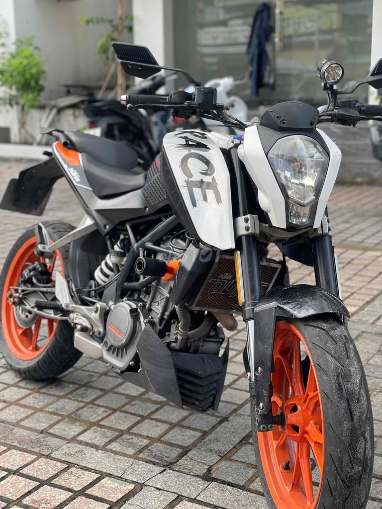 Motor KTM Duke 200 2014 trả trc 17tr nhận xe. Mua bán Xe máy tại Quận 7 Tp Hồ Chí Minh được đăng bởi Dương Đạt hình 1