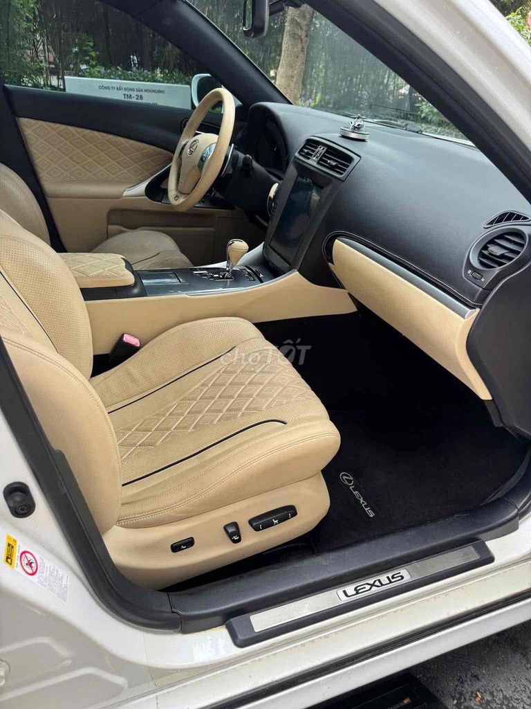 Lexus IS250 2010 Trắng 50000 km. Mua bán Ô tô tại Quận Long Biên Hà Nội được đăng bởi Lâm quốc bảo hình 5