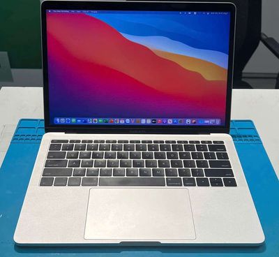 MacBook Pro 13 Inch 2016 Máy Đẹp Cấu Hình Khủng. Mua bán Laptop tại Quận Bình Thạnh Tp Hồ Chí Minh được đăng bởi Huy