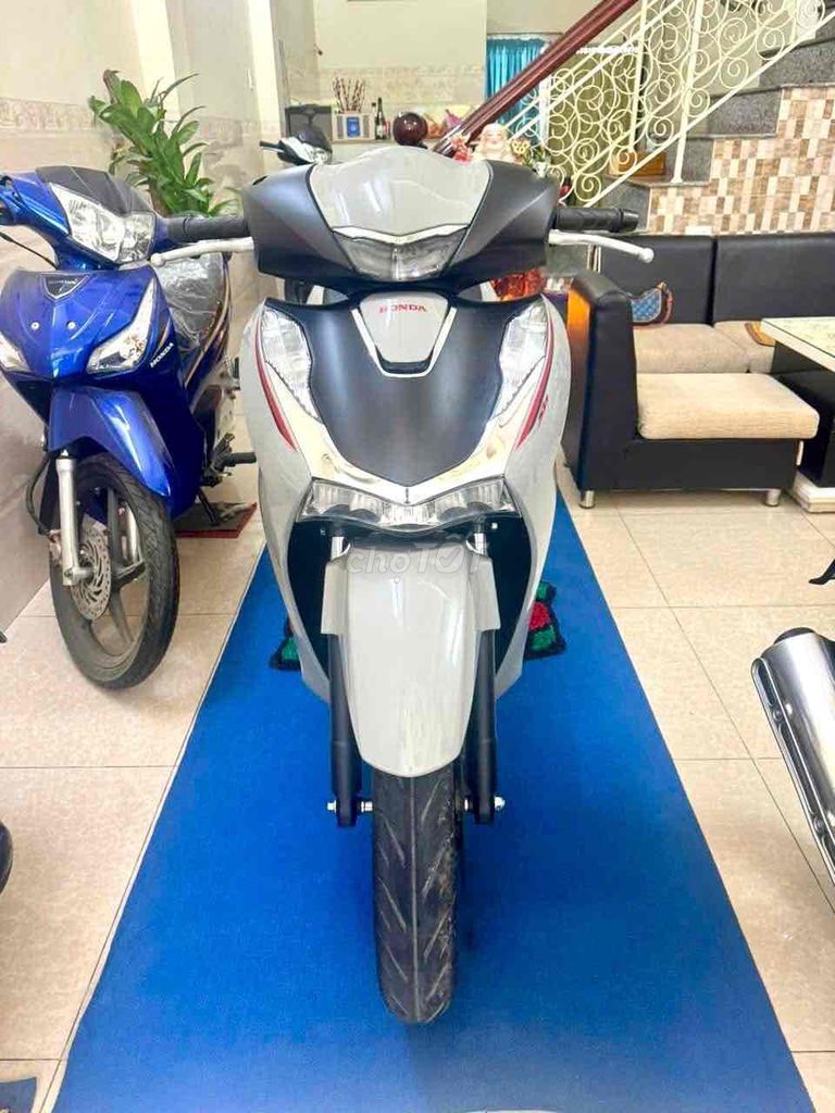 sh vn 160cc odo 1000km như mới. Mua bán Xe máy tại Thành phố Long Xuyên An Giang được đăng bởi trường hình 1