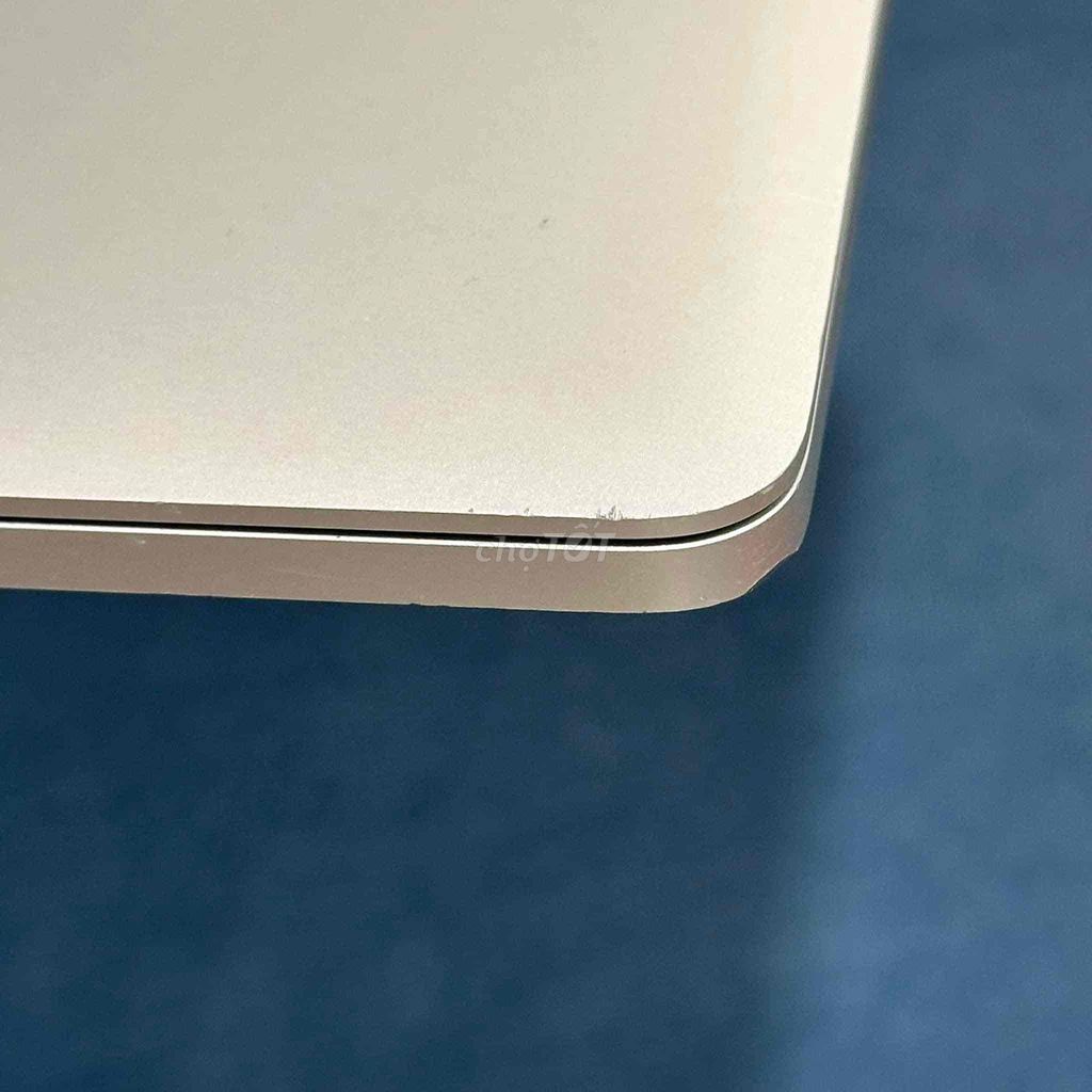 Macbook Pro 2017 i5/8/256GB 2 Cổng Silver 97%