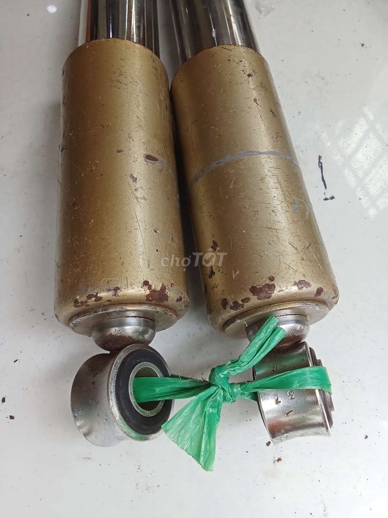 Phuộc sau Cub 82 zin da đồng nhật. Mua bán Phụ tùng xe tại Quận Bình Thạnh Tp Hồ Chí Minh được đăng bởi A Hùng hình 1