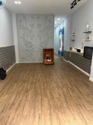 Nhà phố 49 m² · 1 PN · Đường Lữ Gia