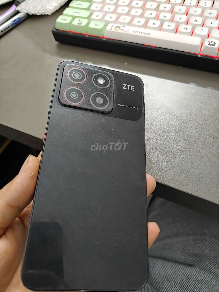 ZTE V35 64GB Đen Màn nứt kính. Mua bán Điện thoại tại Thành phố Thủ Đức Tp Hồ Chí Minh được đăng bởi Điện Thoại Giá Tốt hình 1