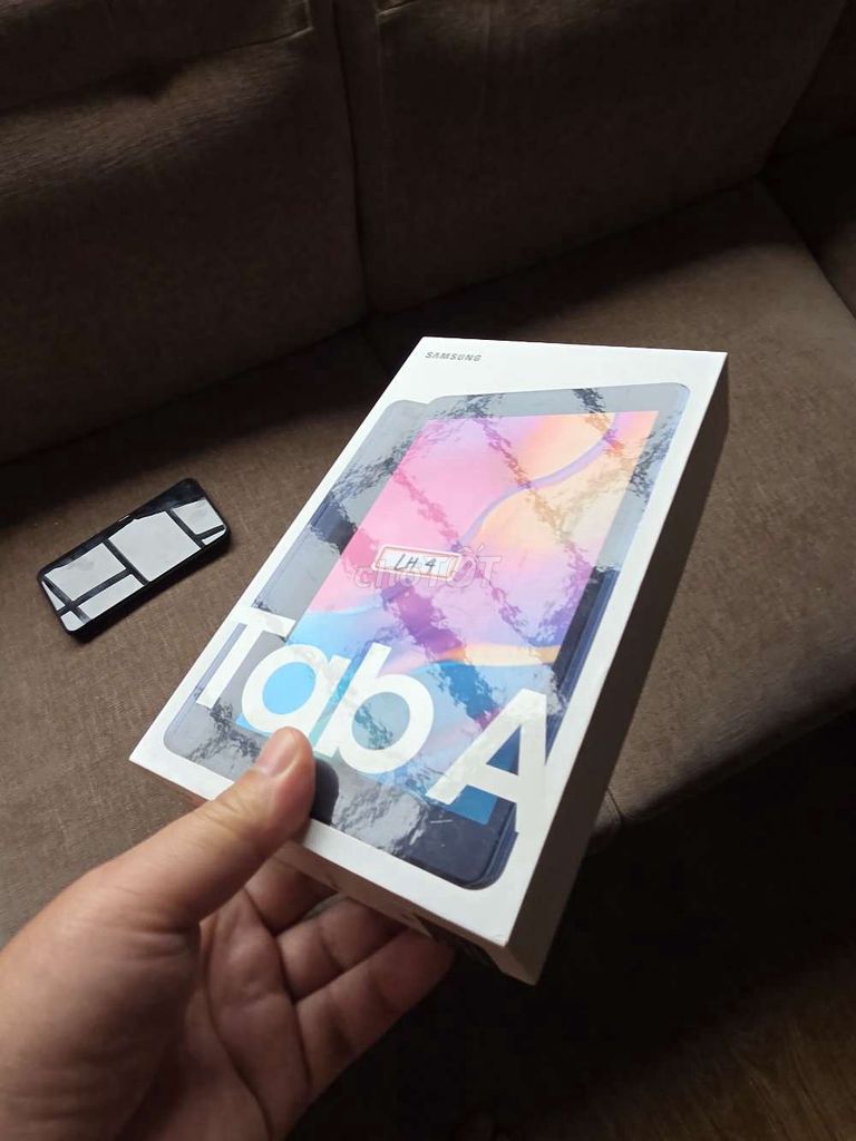 Samsung Galaxy Tab A, 4G, Mới 100%. Mua bán Máy tính bảng tại Quận Hoàng Mai Hà Nội được đăng bởi Hoang Ha hình 1
