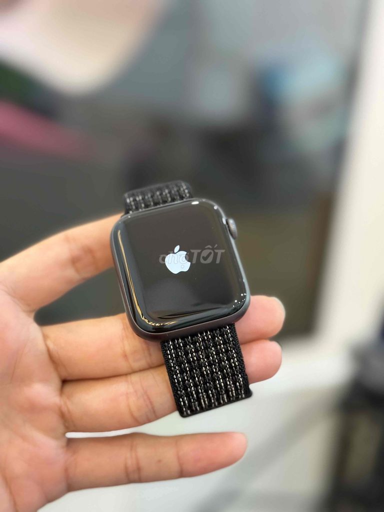 Apple Watch S4 44mm Gray Mới 100% Fullbox. Mua bán Thiết bị đeo thông minh tại Quận Ninh Kiều Cần Thơ được đăng bởi Phạm Minh Tâm hình 1