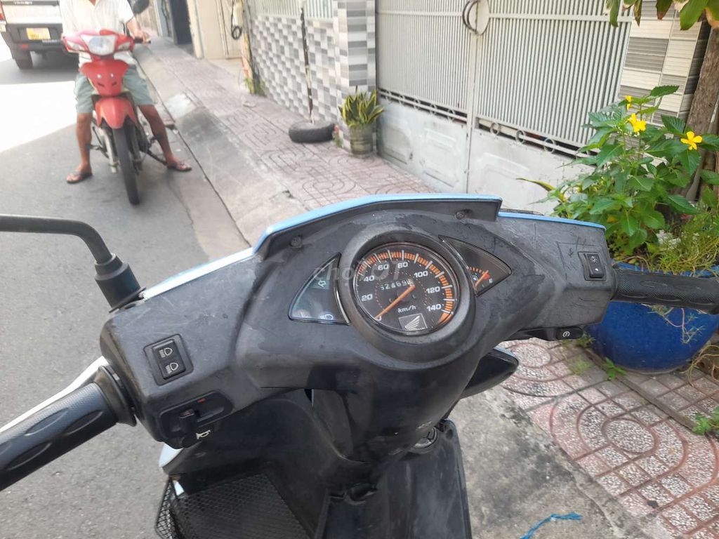 CLICK xe  thai máy êm b số TP. Mua bán Xe máy tại Quận 5 Tp Hồ Chí Minh được đăng bởi chu hồng hình 5