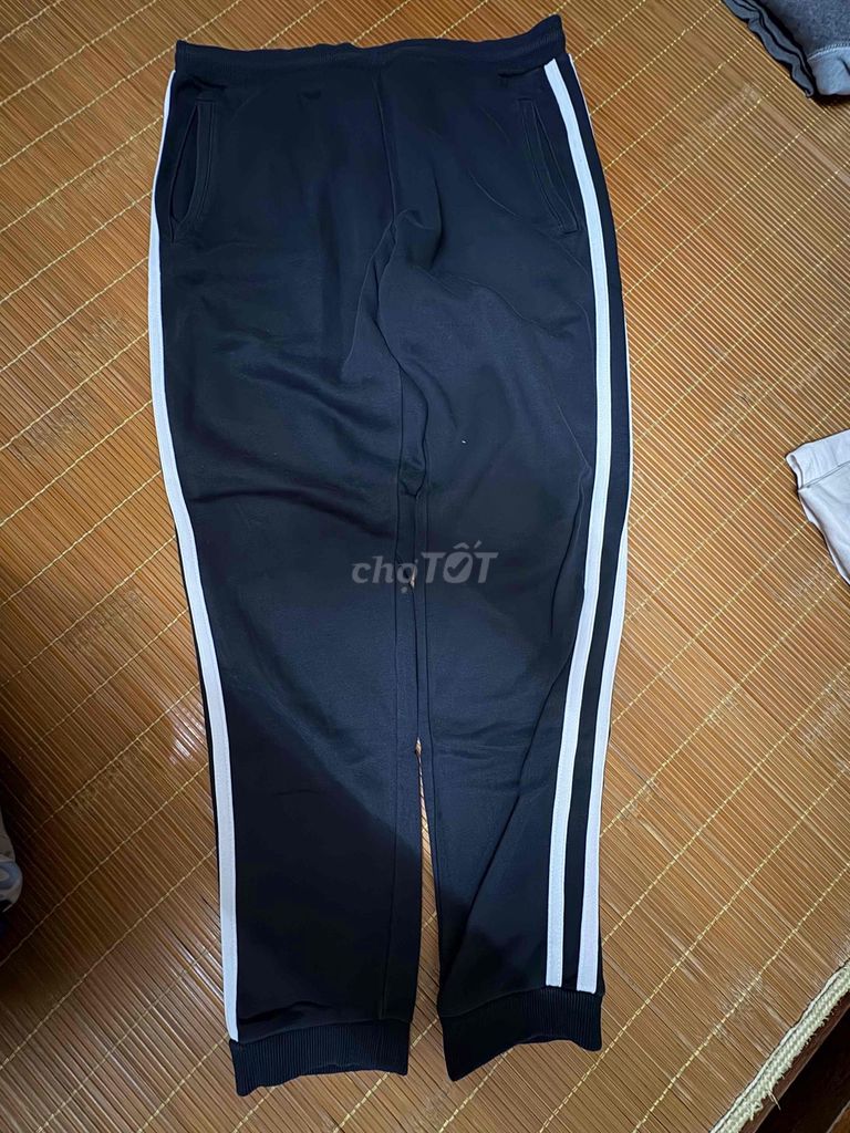 Quần thể thao unisex co giãn đen. Mua bán Quần áo tại Quận Hai Bà Trưng Hà Nội được đăng bởi Tan Nguyen hình 1