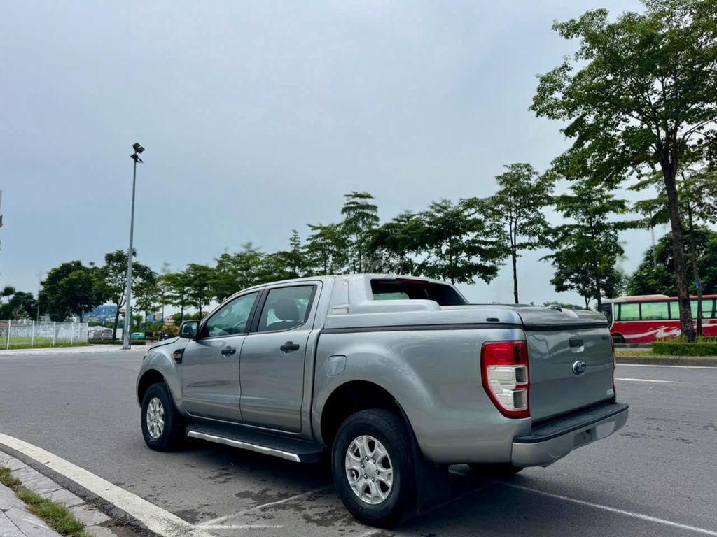 Ford Ranger XLS 2.2AT 2019 một chủ Hà Nội. Mua bán Ô tô tại Quận Thanh Xuân Hà Nội được đăng bởi Nguyễn Quang Đức hình 4