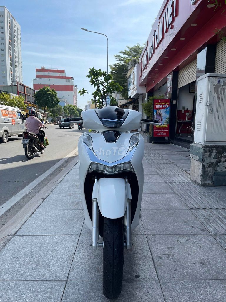 Honda SH 150 ABS 2020 Trắng. Mua bán Xe máy tại Quận Gò Vấp Tp Hồ Chí Minh được đăng bởi VÕ MINH HẬU hình 5