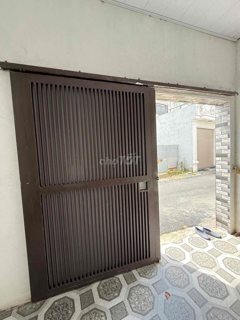Cổng đơn Kim loại Nâu 1.5m x 2.28m. Mua bán Nội thất, đồ gia dụng khác tại Quận Kiến An Hải Phòng được đăng bởi Vũ Hùng hình 1