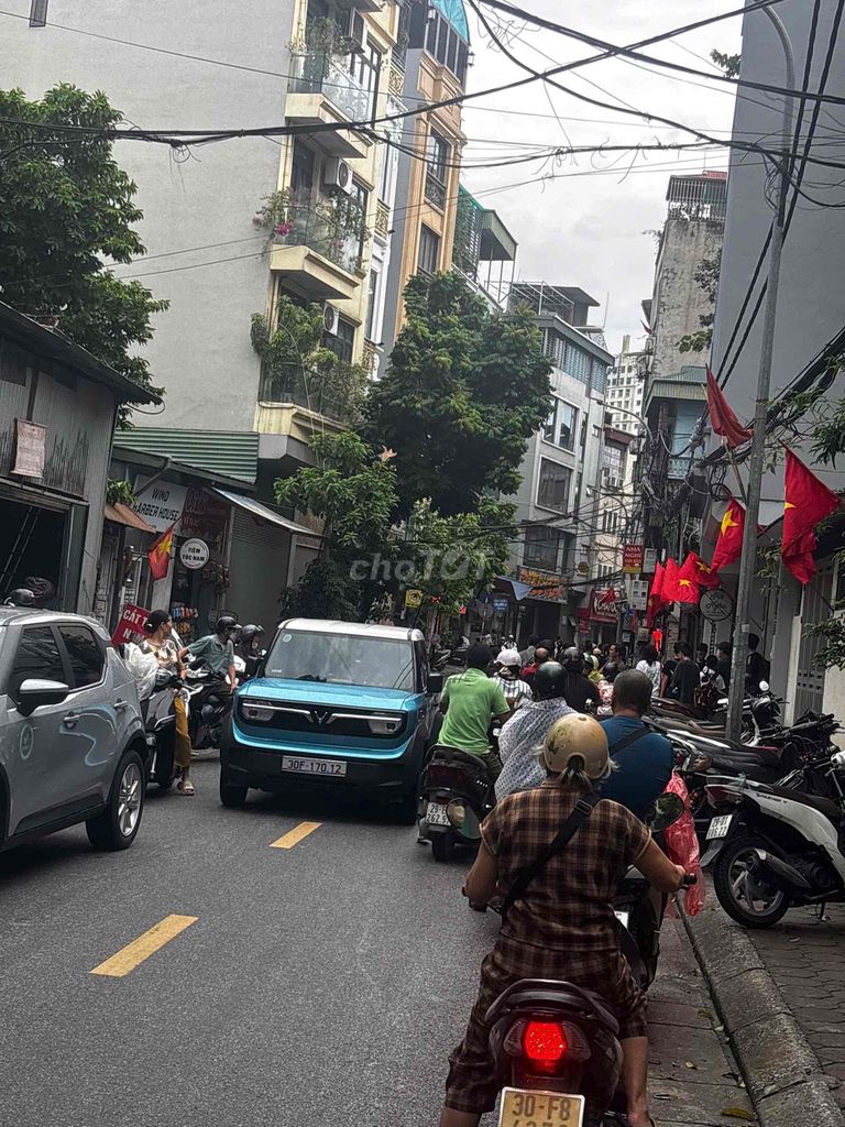 CHO THUÊ NHÀ PHỐ CHÙA QUỲNH VỪA Ở VỪA KINH DOANH CÔNG NĂNG TIỆN ÍCH .