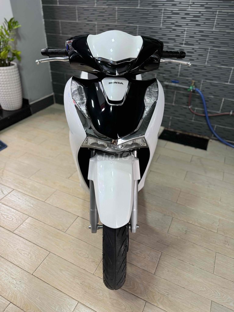 Honda SH125 date 2022 Trắng Bs Sài Gòn