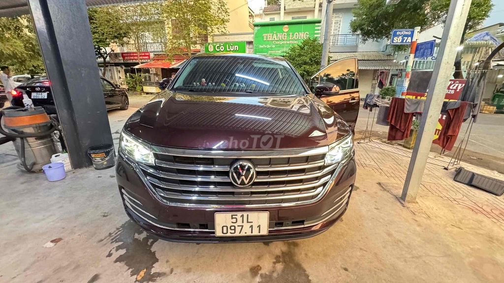 Viloran luxury đời 2024, màu đỏ, đi được 12000 km. Mua bán Ô tô tại Thành phố Thủ Đức Tp Hồ Chí Minh được đăng bởi Tu Than hình 1
