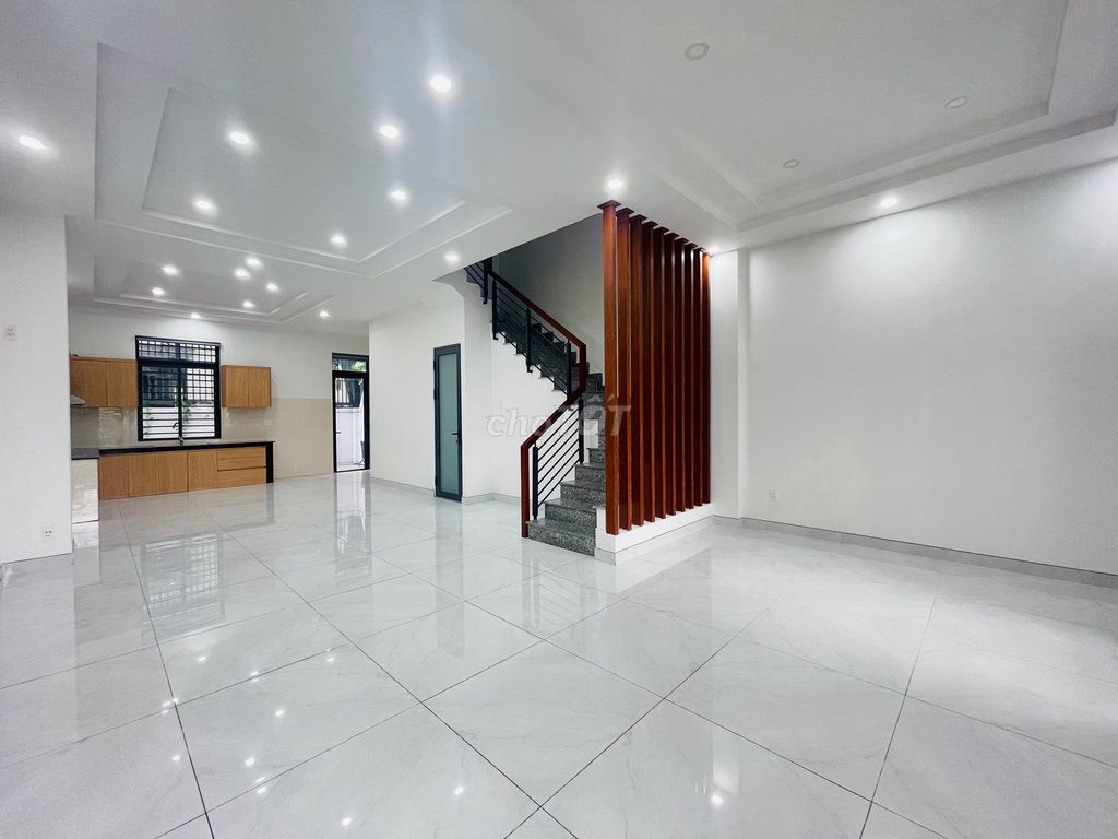 Rent · 4 bd · 120 м² · Thành phố Thủ Đức, ул. Song Hành