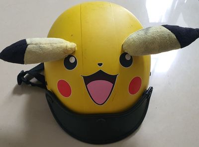 mũ bảo hiểm pokemon (nón son) màu vàng