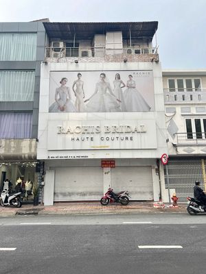 Аренда · 4 комн. · 120 м² · Quận Phú Nhuận, ул. Đường Hồ Văn Huê