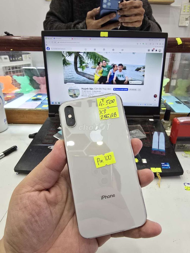 Iphone XS 256GB - Zin Đẹp 99%. Mua bán Điện thoại tại Thành phố Long Xuyên An Giang được đăng bởi Facebook Cầm Đồ Thúy Vân hình 1