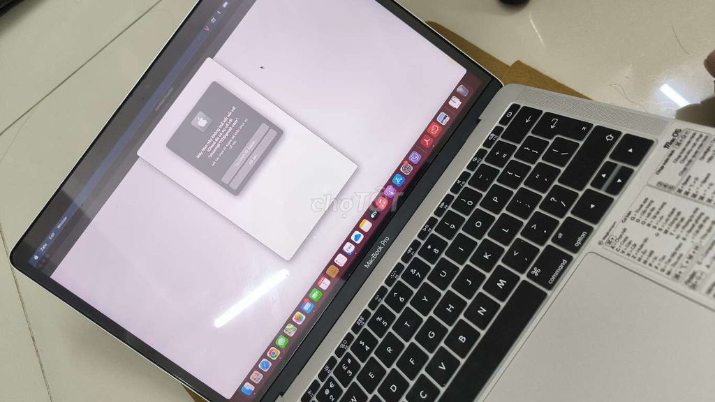 Bán Macbook Pro 2017 nguyên zin ít dùng