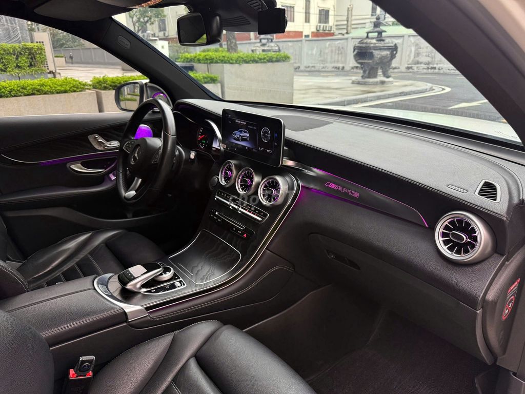 Mercedes GLC300 2018 model 2019 màu trắng. Mua bán Ô tô tại Quận Thanh Xuân Hà Nội được đăng bởi Nguyễn Tuấn Hoàng hình 15