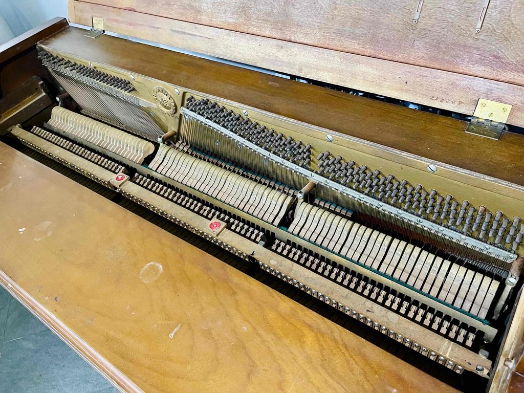 Thanh lý Piano cơ Yamaha cổ