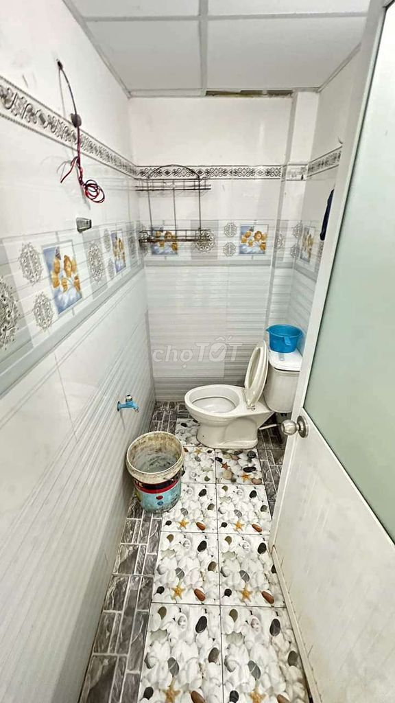 Nhà nguyên căn 4*8. 1 trệt 1 lầu 2 phòng ngủ 2 WC