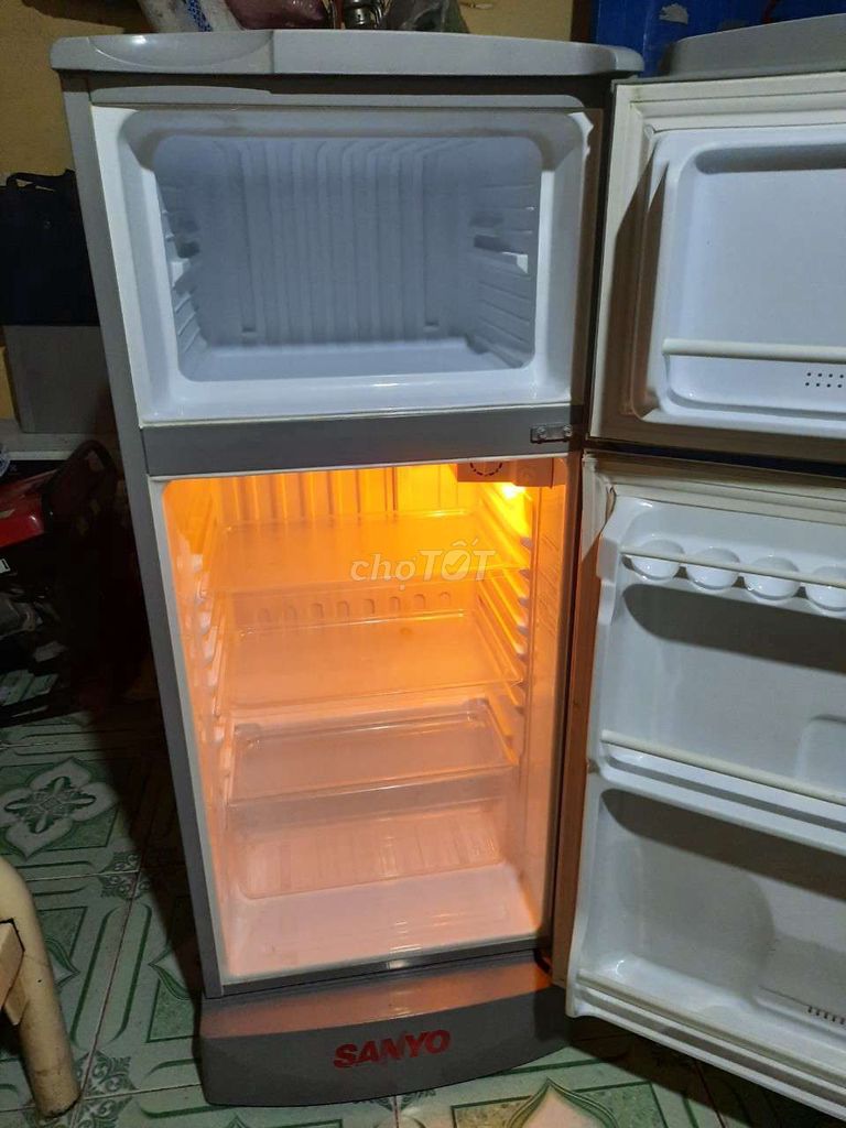 0387551686 - Bán tủ lạnh Sanyo 120L như hình sài ok ace cần lh