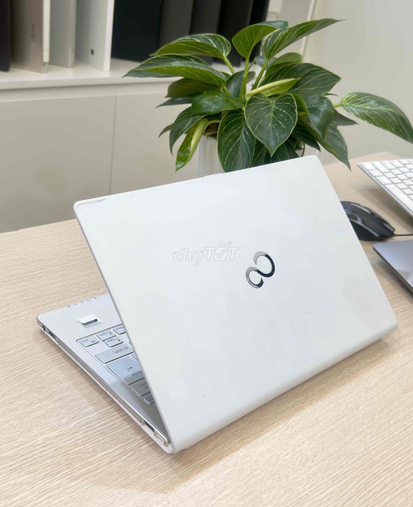 Màn cảm ứng Fujitsu Lifebook i5/ram12gb/ssd256gb. Mua bán Laptop tại Quận Hai Bà Trưng Hà Nội được đăng bởi Akiba shop hình 4