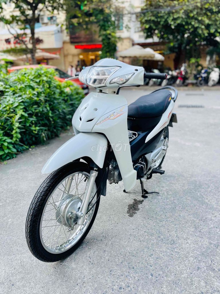 Honda Wave 50cc 2023 Trắng. Mua bán Xe máy tại Quận Cầu Giấy Hà Nội được đăng bởi Xe Máy Việt Quỳnh hình 2