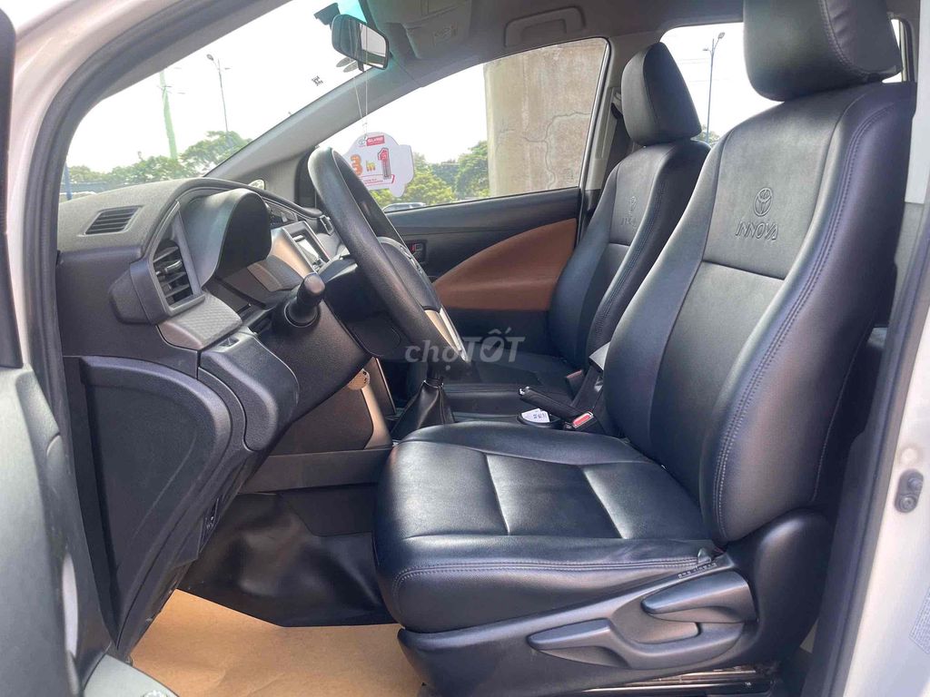Toyota Innova 2.0E số sàn 2020 gia đình 1 chủ zin. Mua bán Ô tô tại Huyện Củ Chi Tp Hồ Chí Minh được đăng bởi Đại lý chính hãng xe qua sử dụng Toyota Sài Gòn hình 6