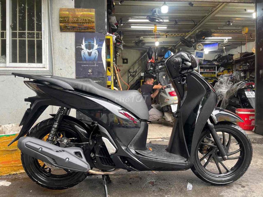 CHÍNH CHỦ BÁN XE SH CHO AE ĐANG CÀN TÌM MŨAE SH. Mua bán Xe máy tại Quận Hai Bà Trưng Hà Nội được đăng bởi Đỗ Trường hình 1