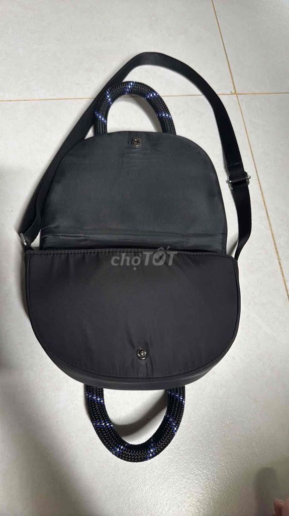 Túi xách Adidas Nữ Vải Đen. Mua bán Túi xách tại Quận Ngũ Hành Sơn Đà Nẵng được đăng bởi Mèo hình 1