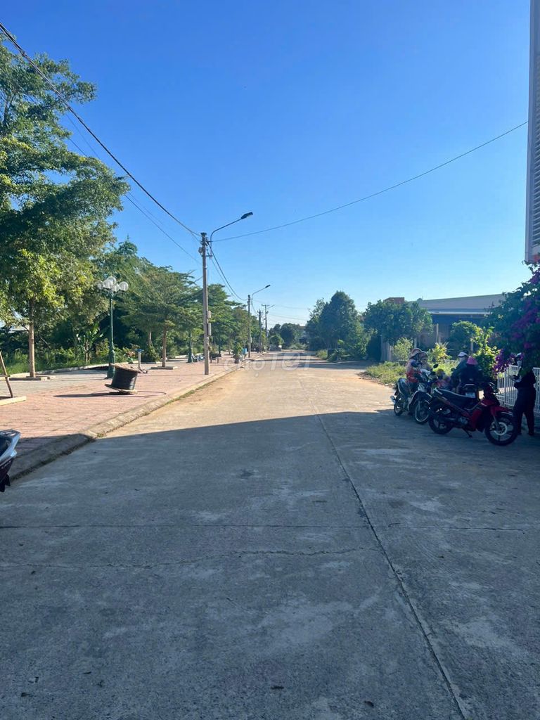 đất chính chủ 10x19m, mặt tiền đường 16m, full thổ cư, 9tr/m2 đất chính chủ 10x19m, mặt tiền đường 16m, full thổ cư, 9tr/m2