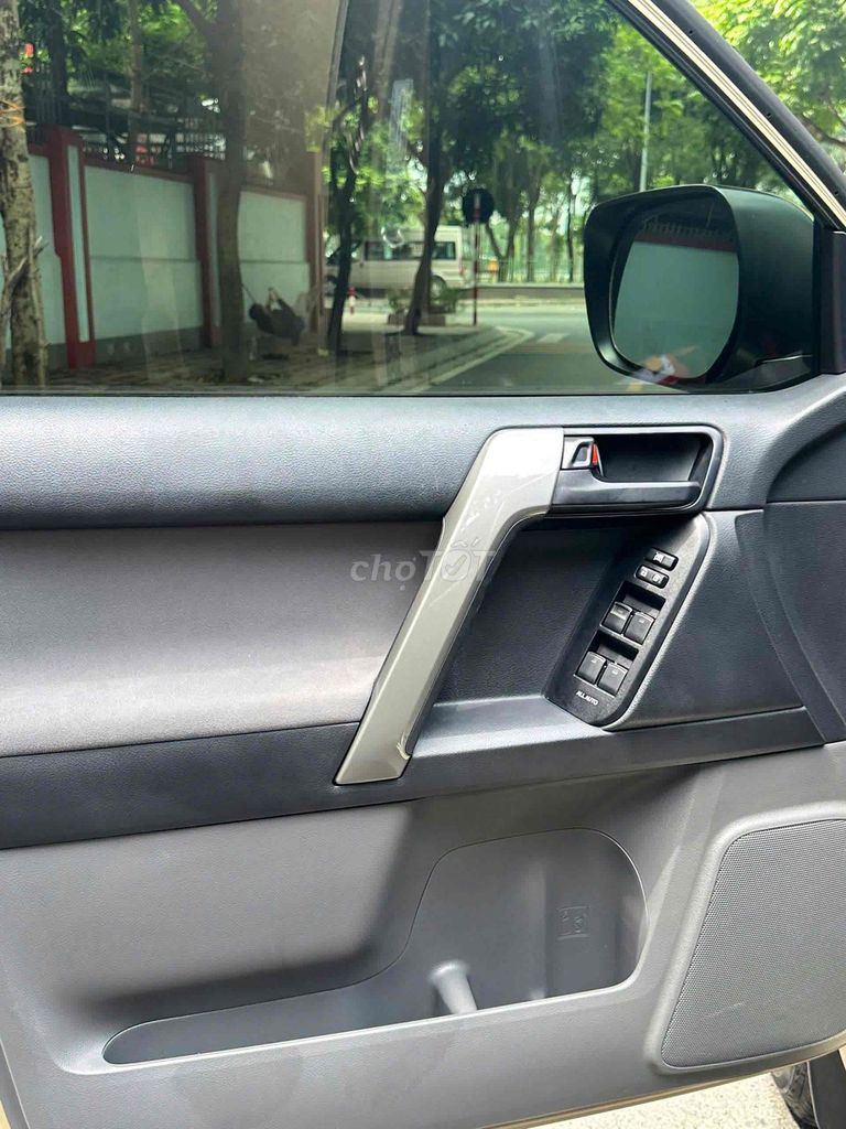 Toyota Prado TXL 2013 màu vàng cát 1 chủ siêu đẹp. Mua bán Ô tô tại Quận Cầu Giấy Hà Nội được đăng bởi Cao Quý hình 6