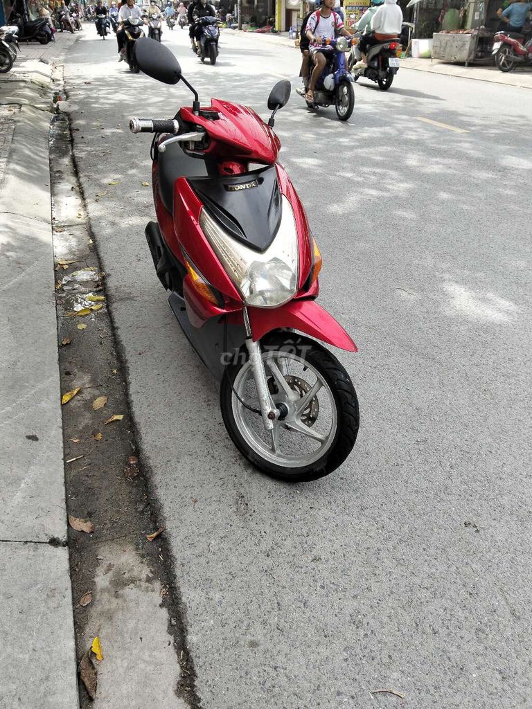 Honda Click màu Đỏ. Mua bán Xe máy tại Quận 12 Tp Hồ Chí Minh được đăng bởi Tien Dinh hình 1