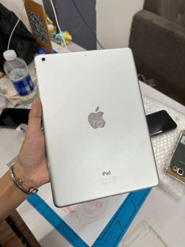 iPad air, 16g, pin trâu, iOS 12. Mua bán Máy tính bảng tại Thành phố Thủ Dầu Một Bình Dương được đăng bởi Phước Mobile hình 1
