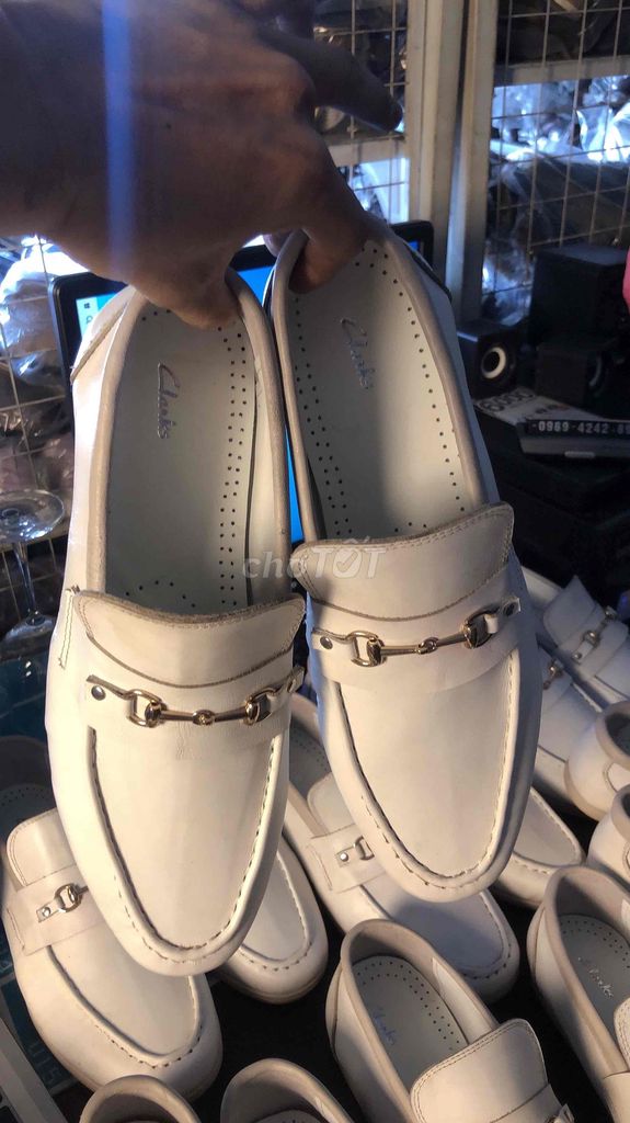 Giày lười Clarks Da Nam Trắng 39-44. Mua bán Giày dép tại Quận Gò Vấp Tp Hồ Chí Minh được đăng bởi Vodinhcuong hình 1