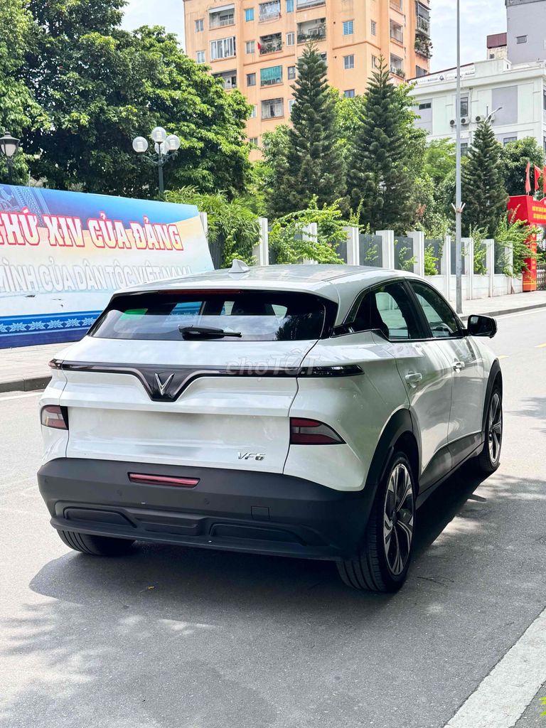 VinFast VF6 Plus 2025 Белоснежный