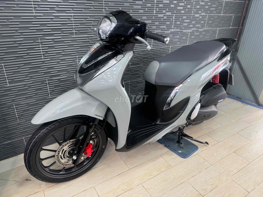 Honda SH mode 2025 Xám Xi măng Bs Sài Gòn. Mua bán Xe máy tại Quận Bình Thạnh Tp Hồ Chí Minh được đăng bởi kelwin hình 4