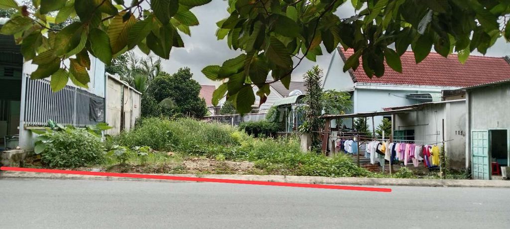 Chính chủ bán đất đẹp giá chất mặt tiền đường DT 747