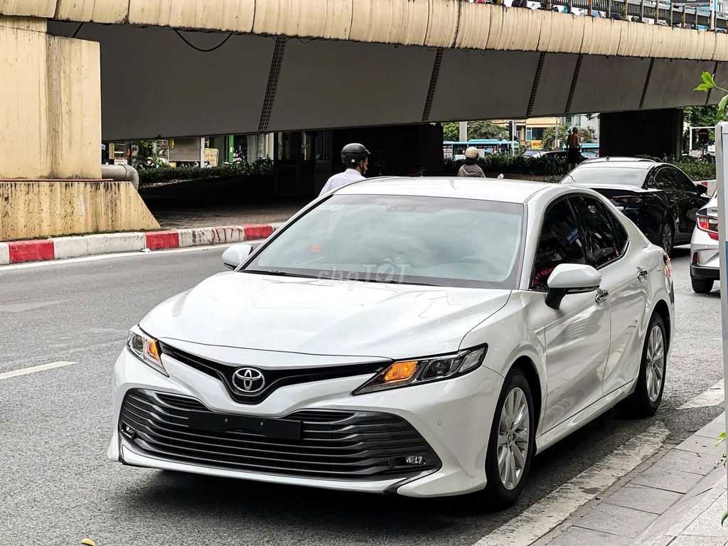 Toyota Camry 2.0G 2021