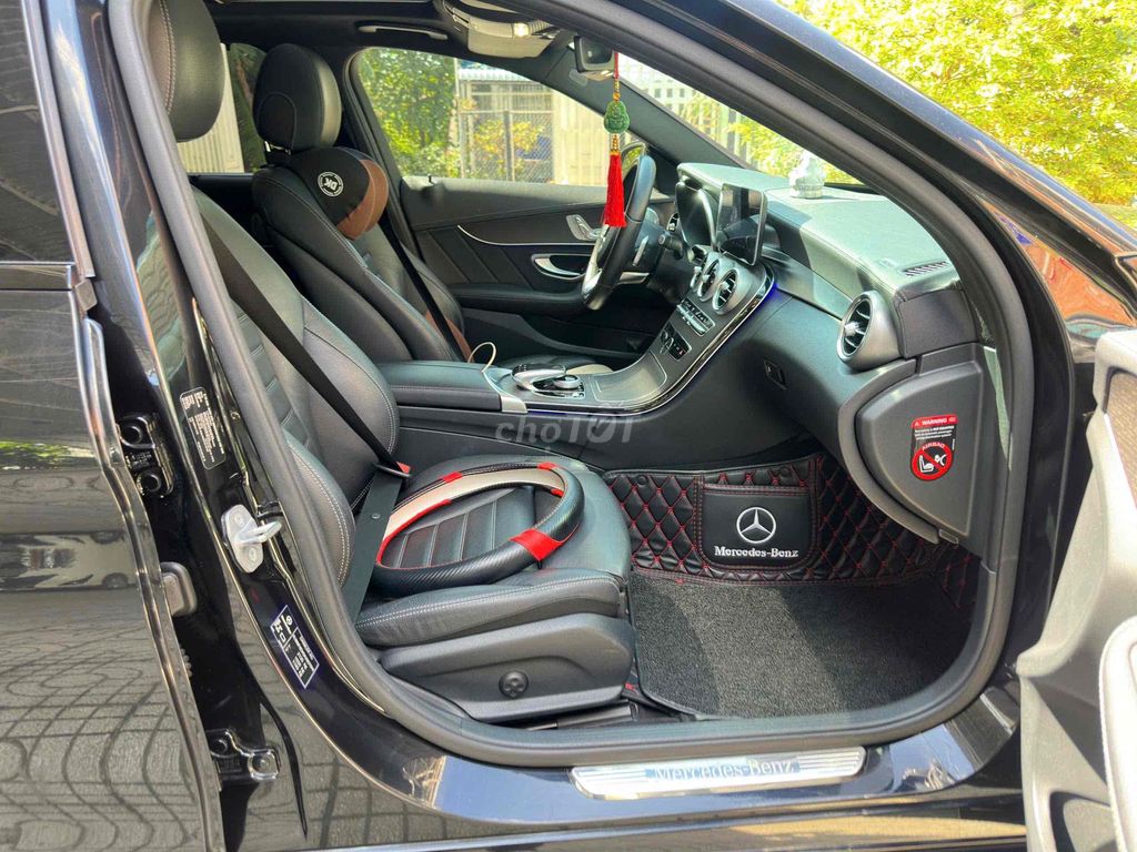 Mercedes-Benz C300 AMG 2019 Đen 58.000km. Mua bán Ô tô tại Quận 7 Tp Hồ Chí Minh được đăng bởi Hoàng Anh Tuấn hình 8