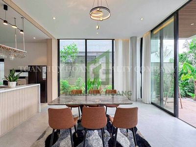 Rent · 5 bd · 300 м² · Quận Ngũ Hành Sơn, ул. Đường Song Hào