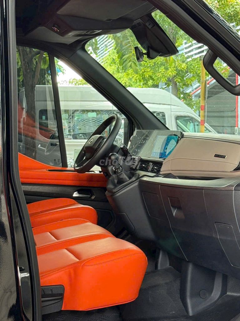Ford Transit 2025 Limousine 12S. Mua bán Ô tô tại Quận 3 Tp Hồ Chí Minh được đăng bởi Lương Hoàng Long hình 8