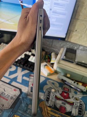 Mabook Pro i7 touchbar