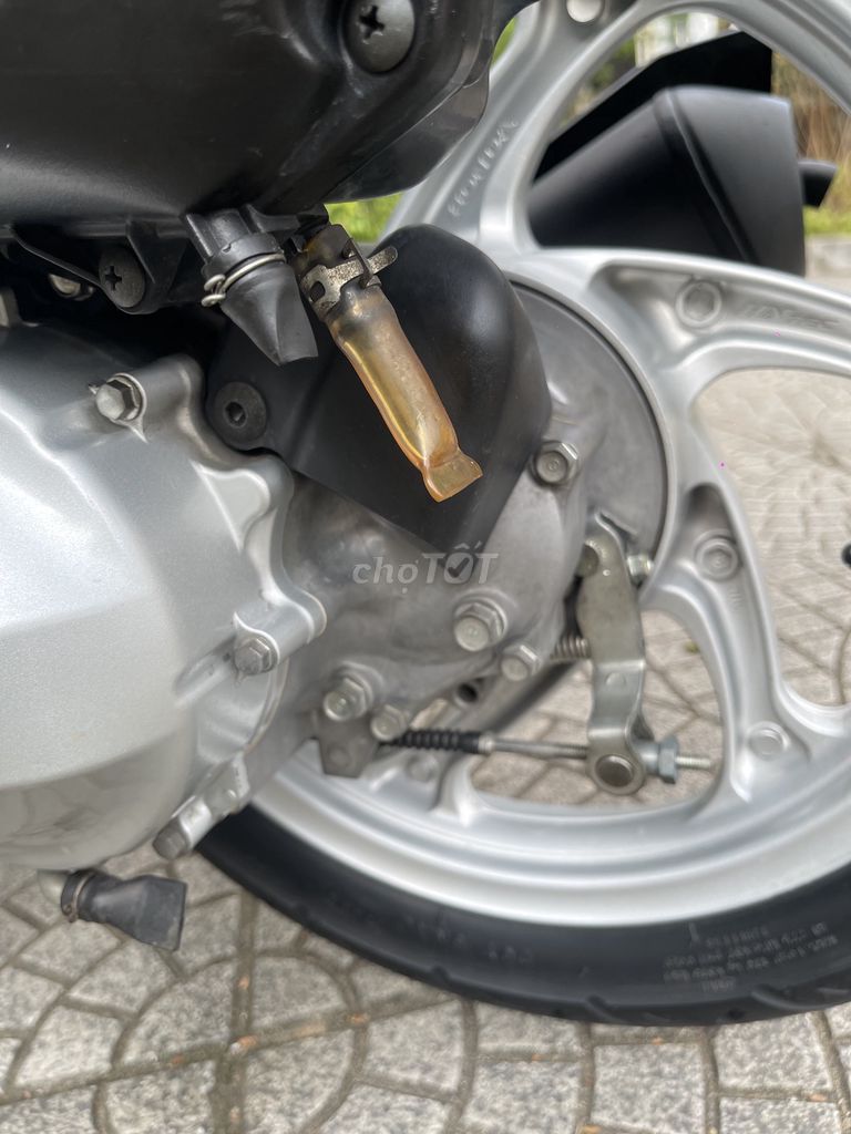 Honda Vision Trắng 17000 km. Mua bán Xe máy tại Quận Kiến An Hải Phòng được đăng bởi Bùi khắc huy hình 4