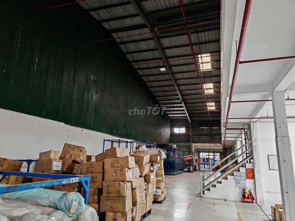 cần cho thuê xưởng PTTN . .DT 18.5 x 70  giá 115 triệu  thương Lương
