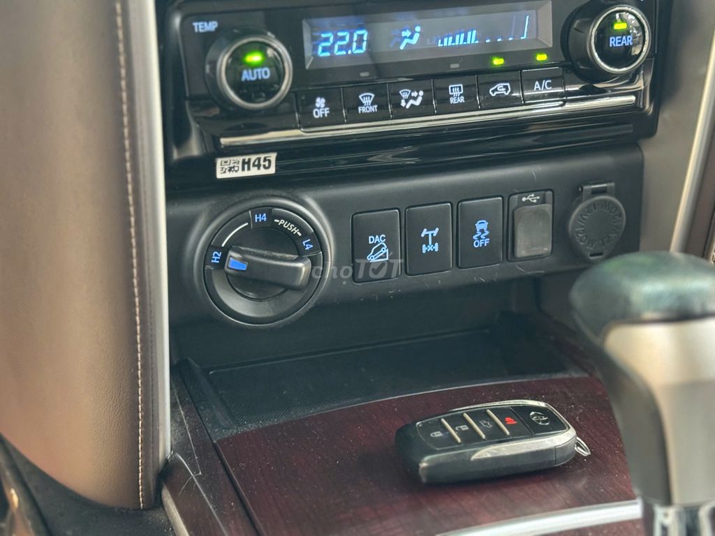 Fortuner 2 cầu, SUV siêu lướt 1 chủ (GIÁ CÒN GIẢM). Mua bán Ô tô tại Quận Gò Vấp Tp Hồ Chí Minh được đăng bởi Nguyễn Phi Trường Vũ hình 12