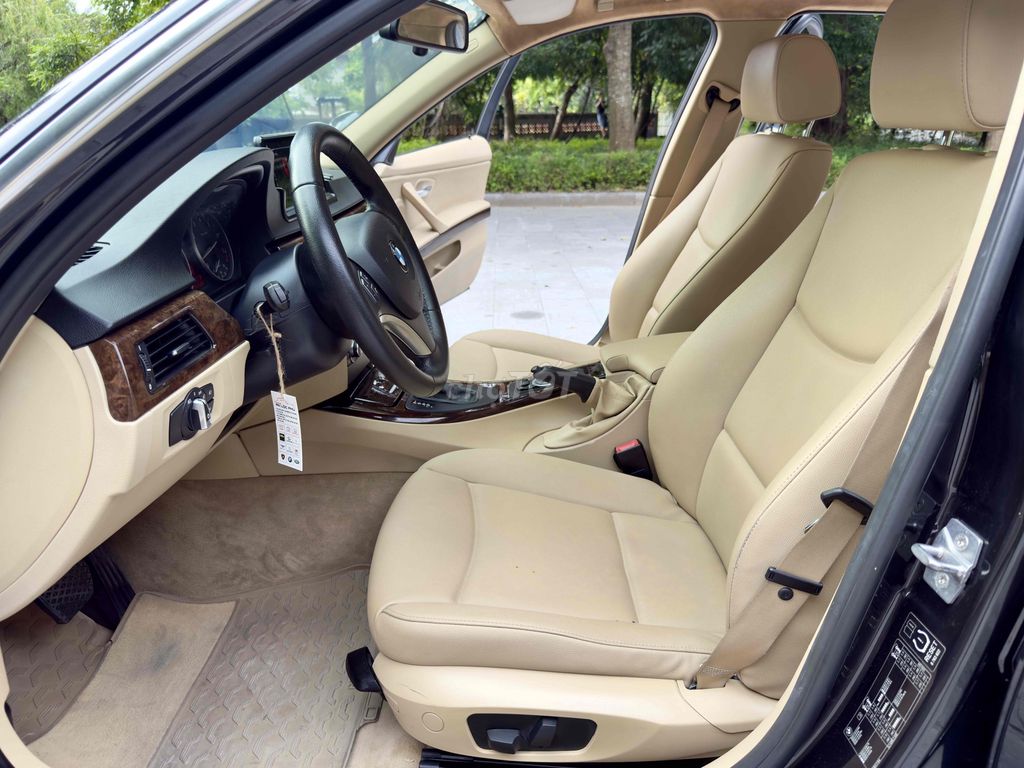 BMW 3 Series 325i 2010. Mua bán Ô tô tại Quận Long Biên Hà Nội được đăng bởi Tạ Dũng hình 7